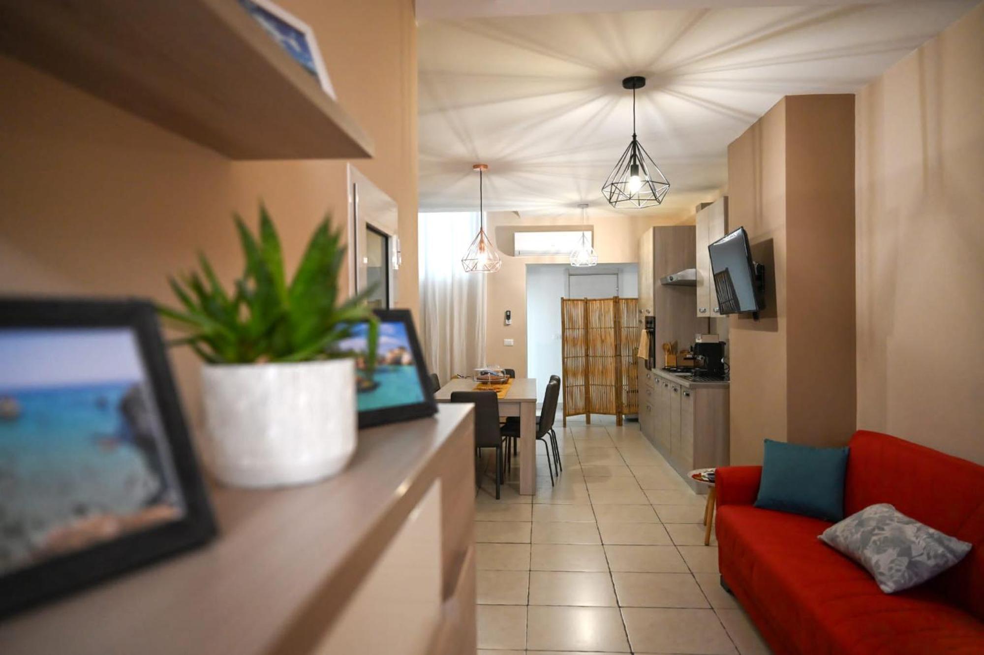 "Il Vecchio Salone" Appartamento In Pieno Centro Con Garage Privato Lecce Eksteriør bilde