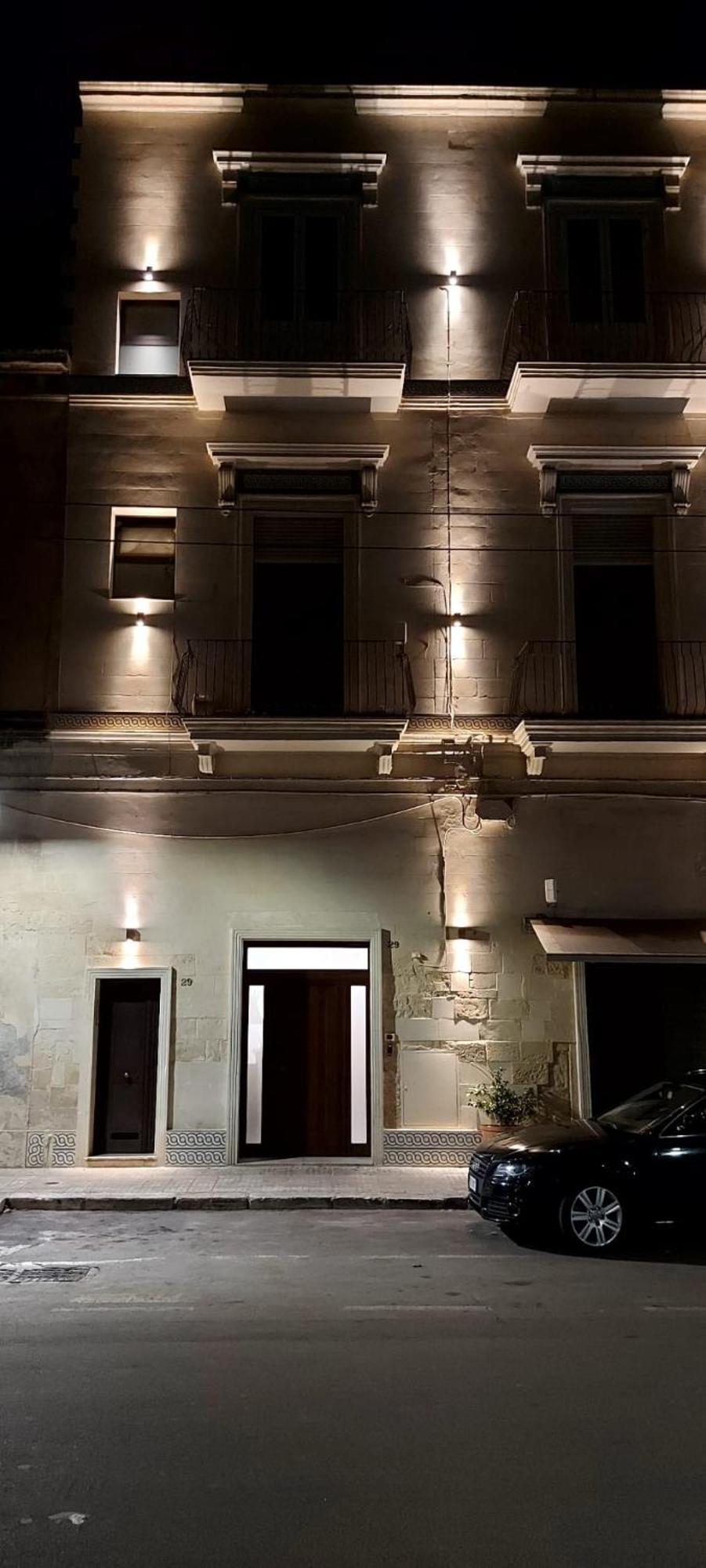 "Il Vecchio Salone" Appartamento In Pieno Centro Con Garage Privato Lecce Eksteriør bilde